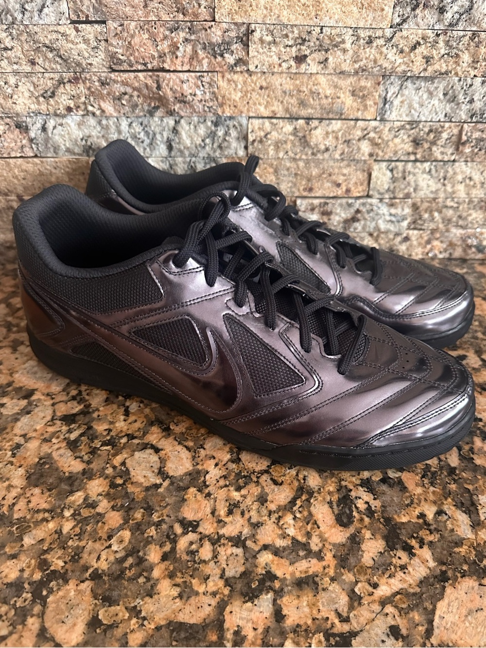 Nike Gato LV8
Men's Shoes